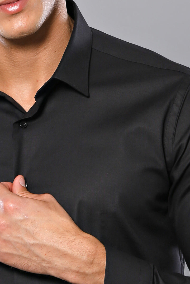Camisa negra lisa y ajustada para hombre - Wessi