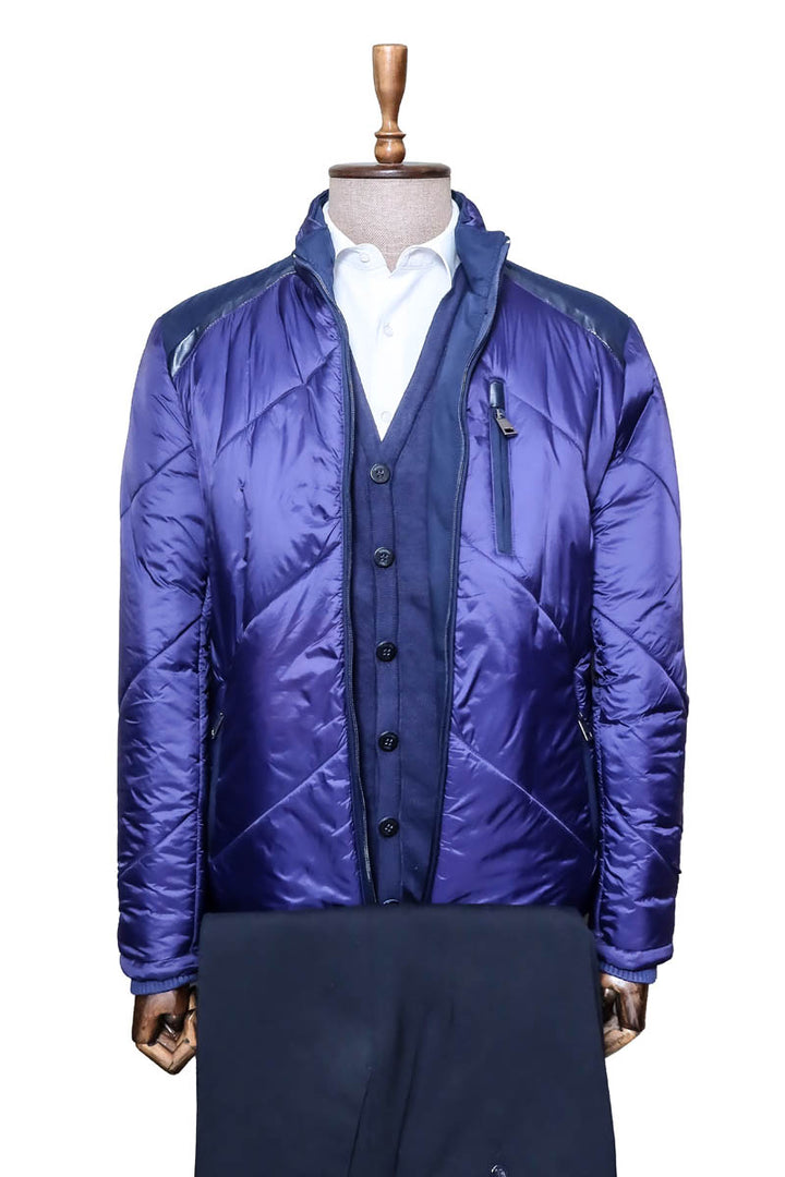 Navy Blue Giacca Trapuntata, Pantaloni Navy, White Camicia, e Ensemble Cardigan In Maglia - Stile Invernale Moderno - Wessi
