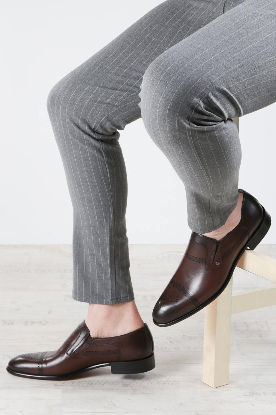 Mocasines Hombre Piel Marrón con Diseño Perforado - Wessi