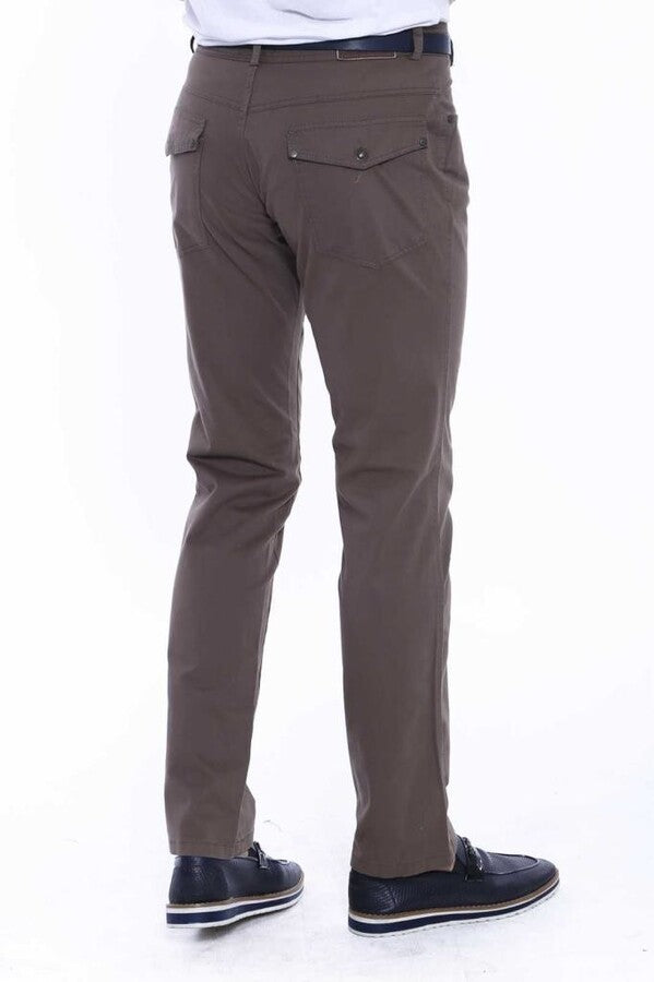 Pantaloni da uomo marroni in pelle scamosciata con tasca coperta e tinta unita - Wessi